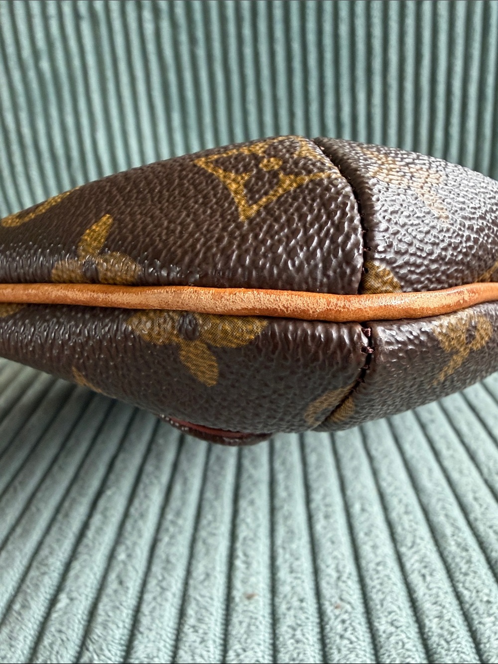 Louis Vuitton Monogram Musette Tango Shoulder Bag & LV Monogram Compact Wallet - Picture 4 of 12